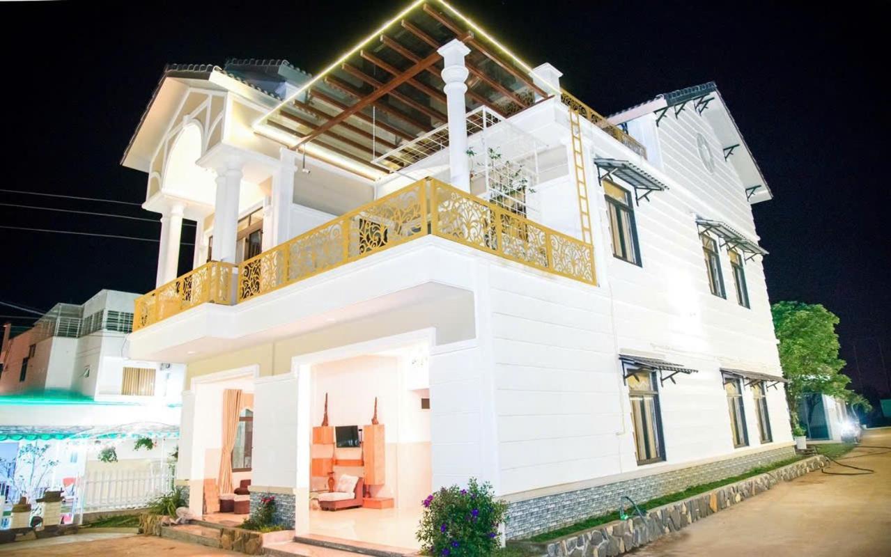 Thu Hien Hotel Pleiku - By Bay Luxury Plei Holang Bagian luar foto