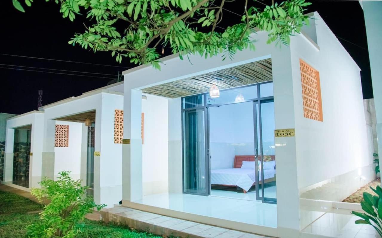 Thu Hien Hotel Pleiku - By Bay Luxury Plei Holang Bagian luar foto