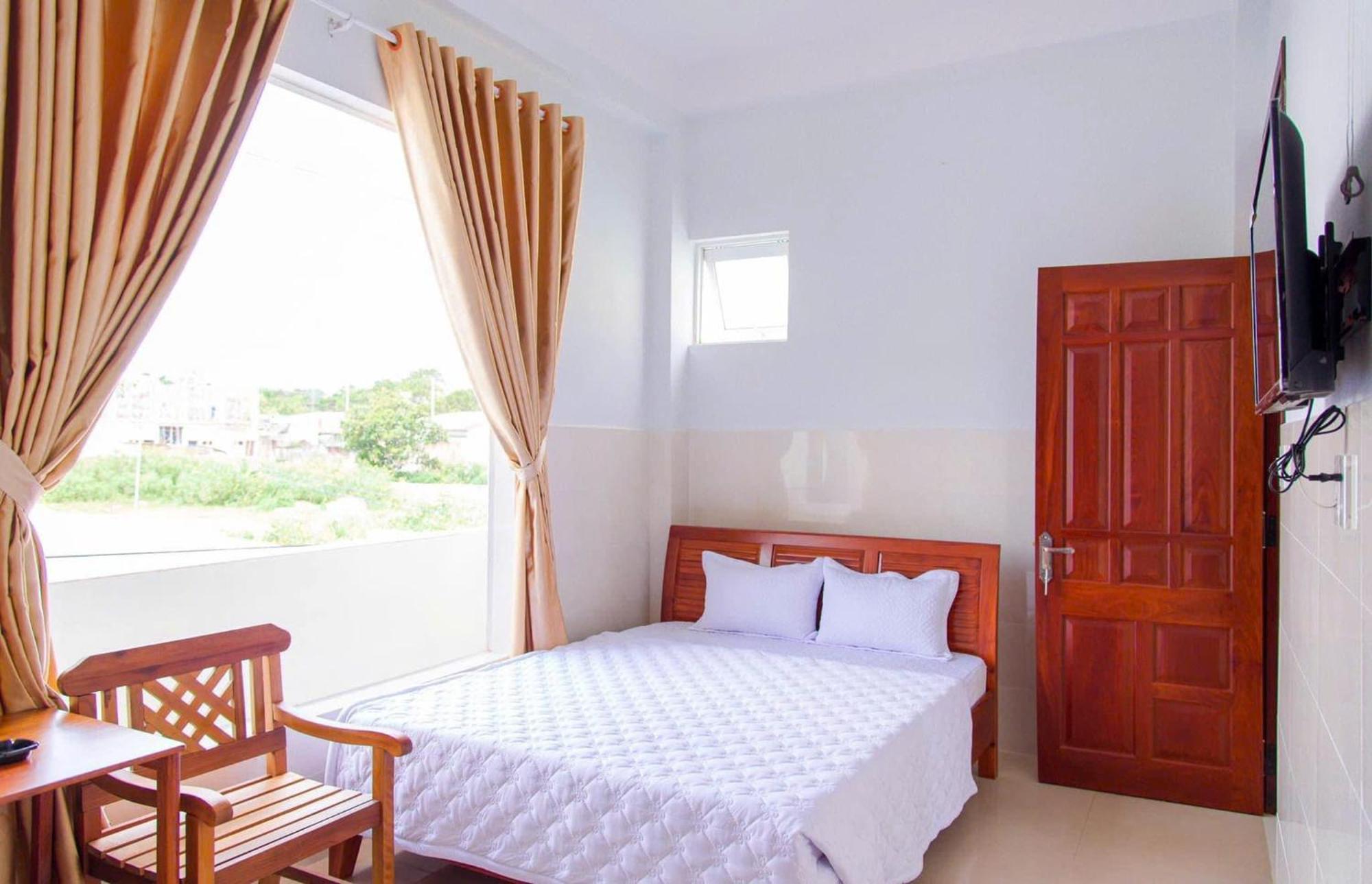Thu Hien Hotel Pleiku - By Bay Luxury Plei Holang Bagian luar foto